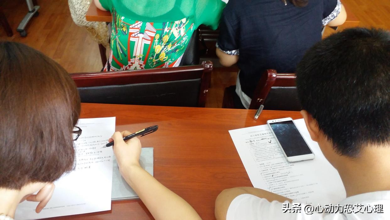 艾滋病恐惧症心理干预笔记：脱恐的核心不是掌握非常多的艾滋知识