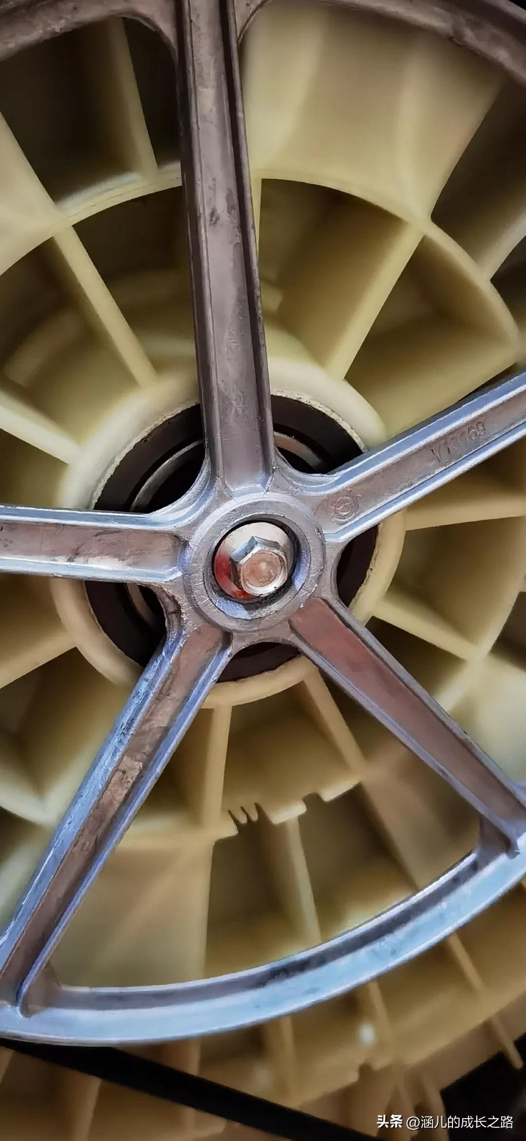 滚筒洗衣机滚筒旋转异响怎么回事,滚筒洗衣机滚筒转动异响怎么修