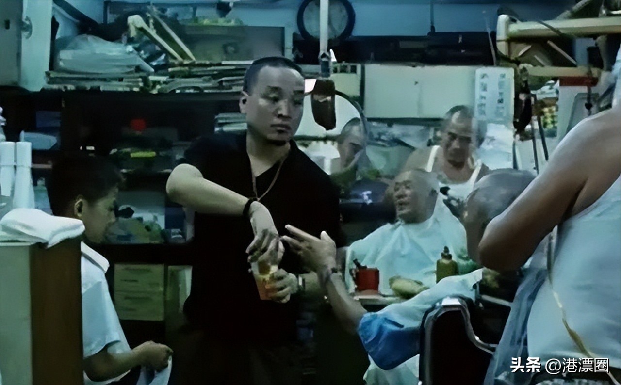 一家店铺宣布关门整条街,一家店突然停业了