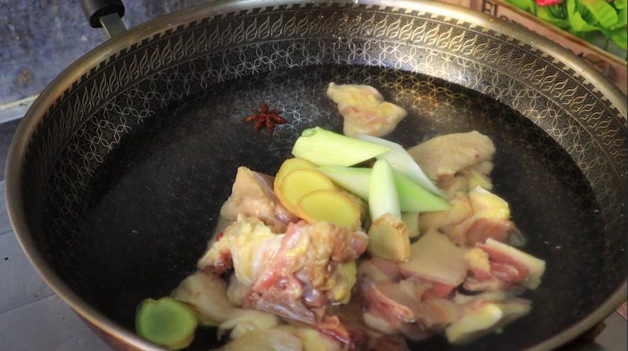 7月将至,少吃牛肉和鱼肉,多吃这3种肉,腿脚有劲,精神头足