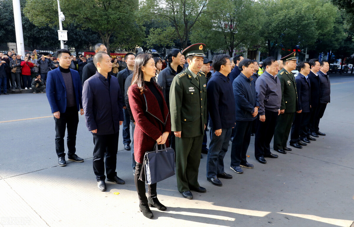 刚拿到军人优待证怎么用,办理优待证需要提供什么资料