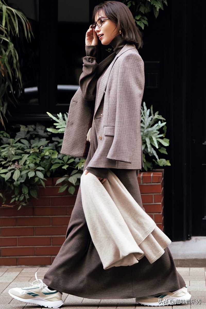 适合15-25岁女生的高颜值服装,适合35-40岁高级感服装