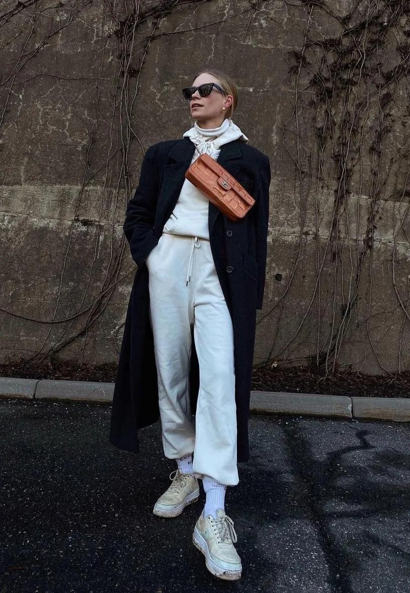 粉红卫衣穿搭女春秋套装,粉色连帽卫衣套装内搭