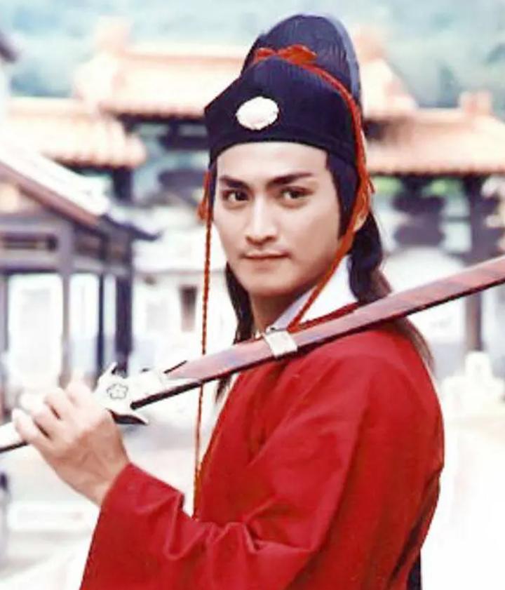 何家劲真相国语,何家劲为什么这么年轻