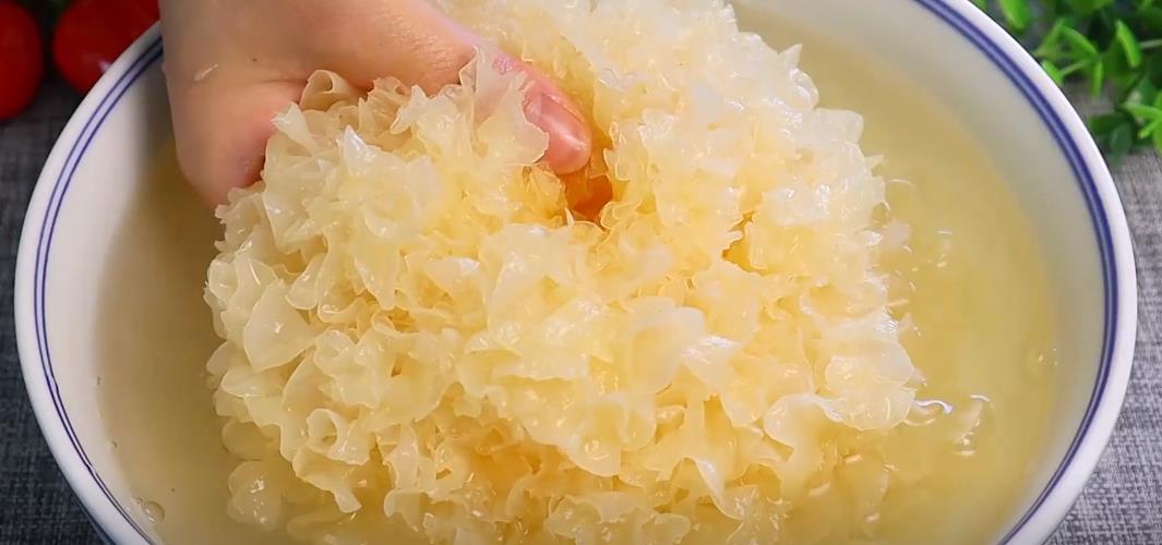 40岁以上的女人吃什么胶原蛋白好,吃什么样的胶原蛋白能让皮肤饱满