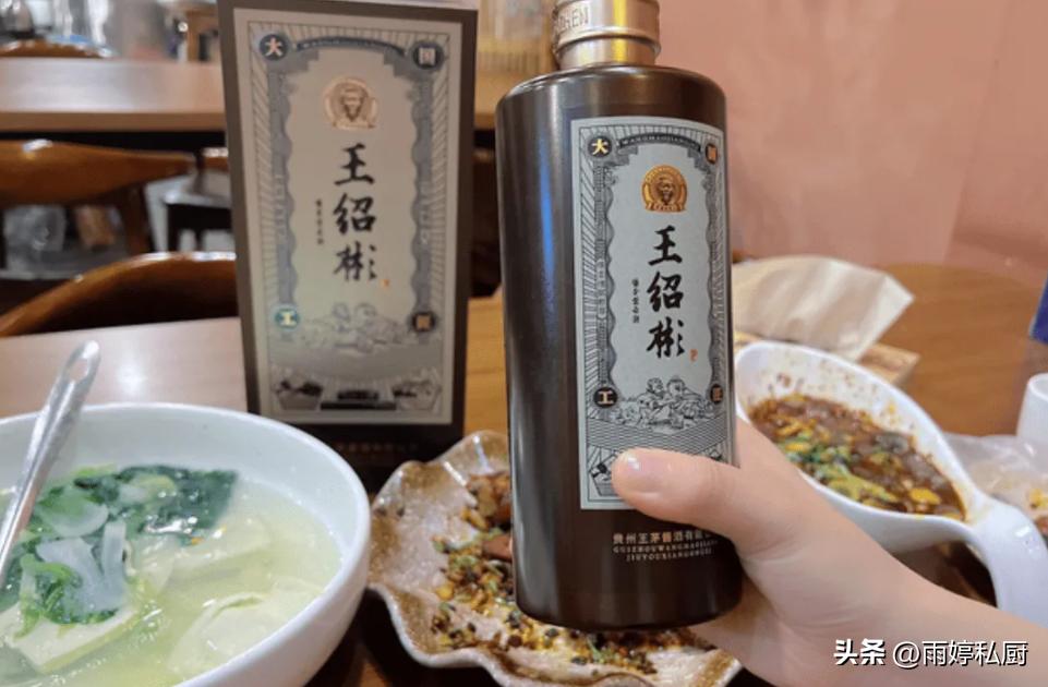 二锅头梦之蓝怎么选,二锅头好喝还是梦之蓝好喝