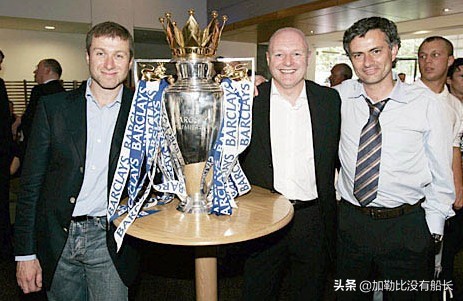 穆里尼奥与纽卡斯尔联签约,穆里尼奥接手蓝军第一战