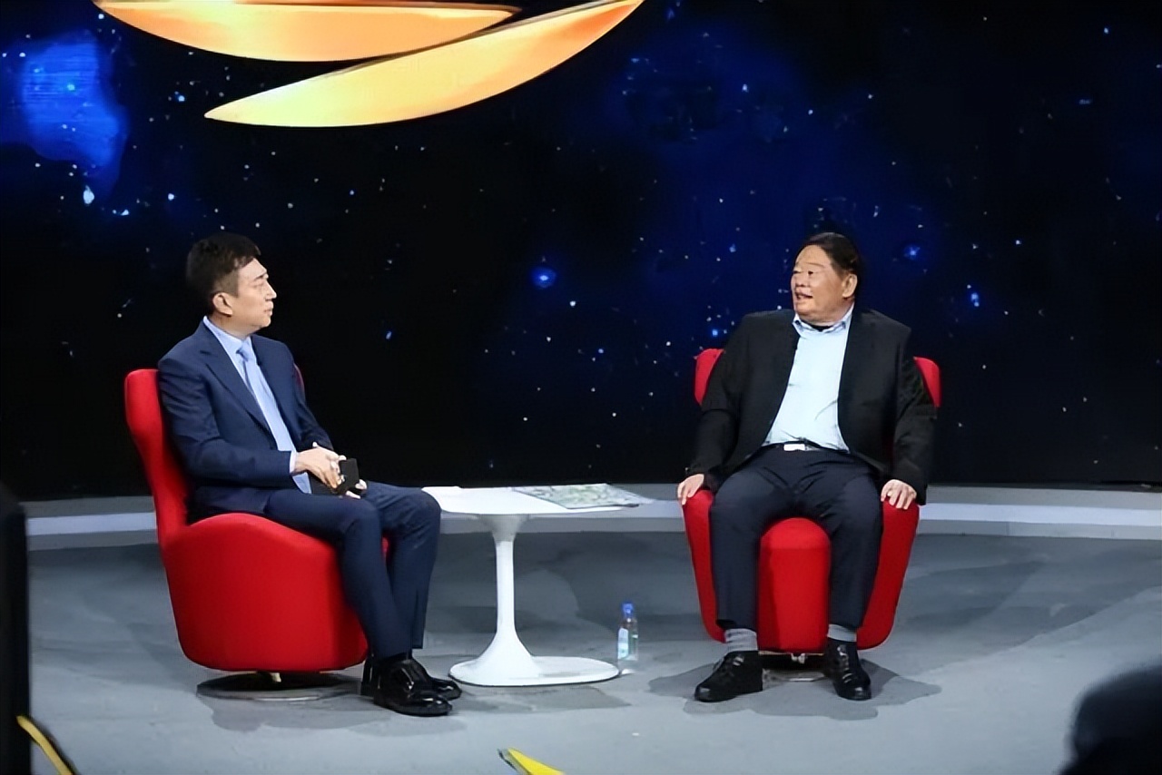 马云回国，重大标志性事件！曹德旺，再捐100亿！受委屈最高奖…