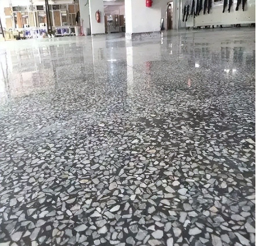 水磨石地面缺陷修复,水磨石地面现在还流行吗