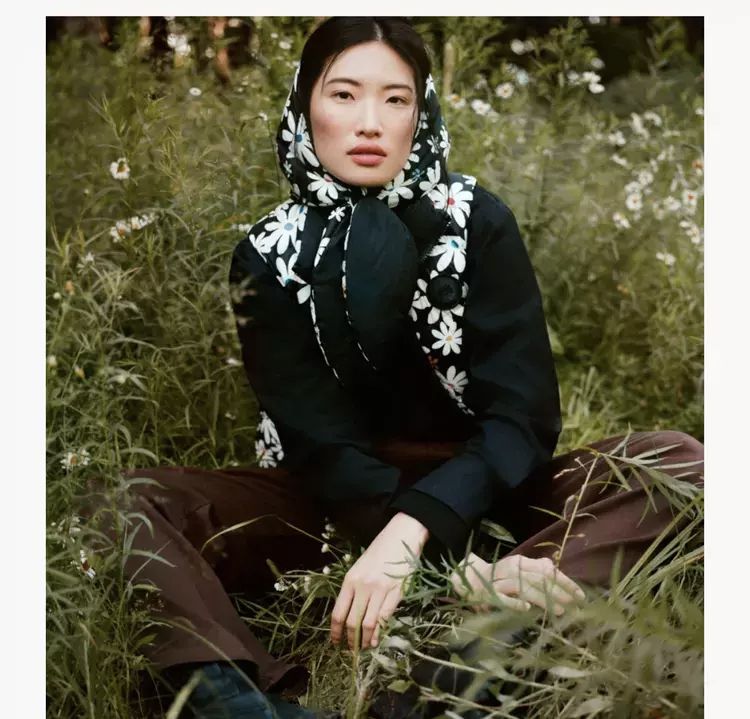 加拿大鹅羽绒服东北风格,加拿大鹅推出大花袄