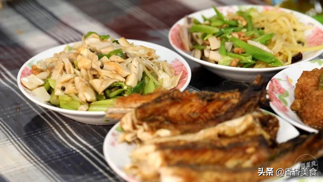 吃货说它是“盒饭界”的天花板，有人一次干掉六碗饭