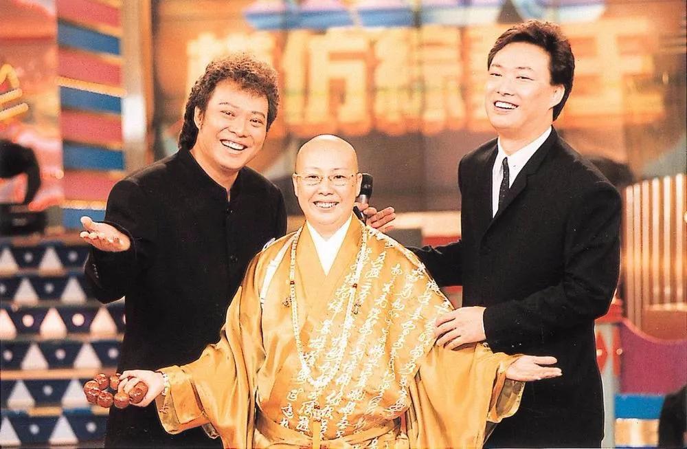 费玉清退出娱乐圈干什么去了,恒述法师怒怼费玉清一毛不拔