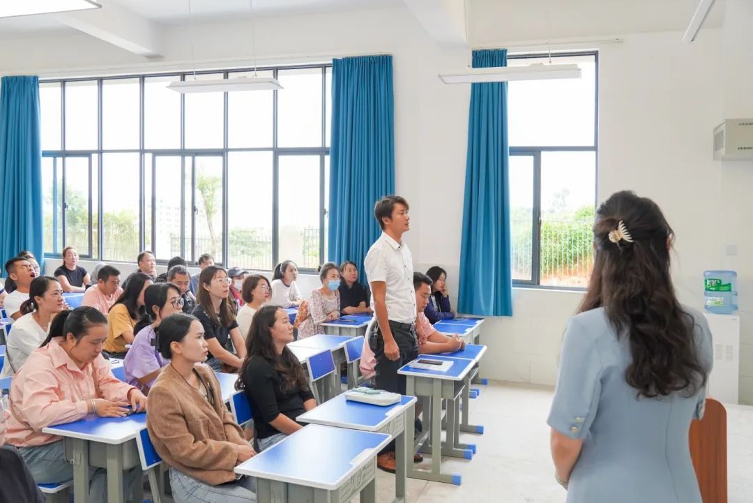 围观！青云小学“第一课”