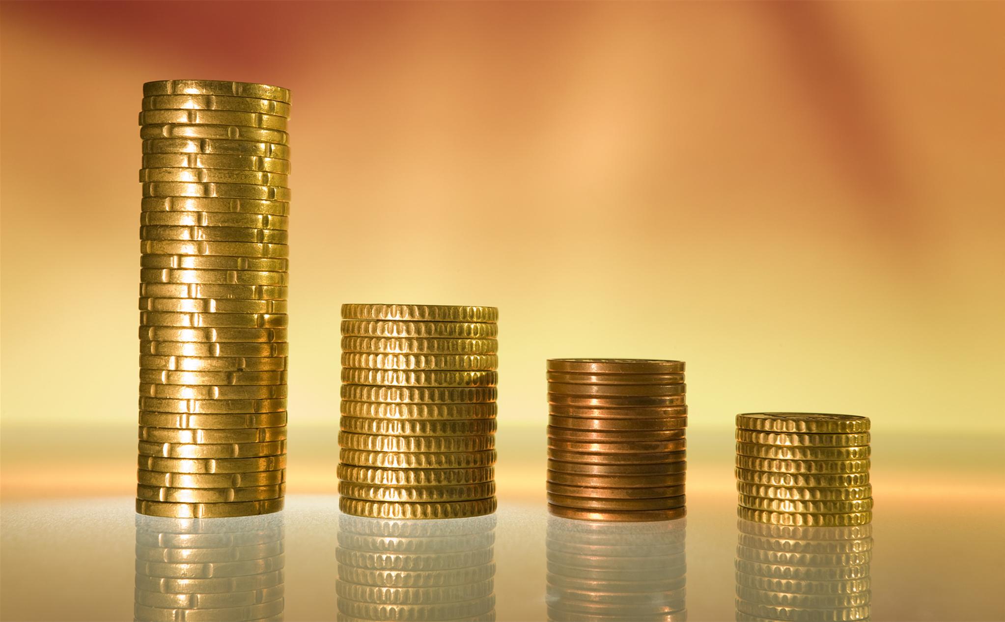 富婆爱上小20岁小鲜肉完整版,富婆迷恋小14岁帅哥