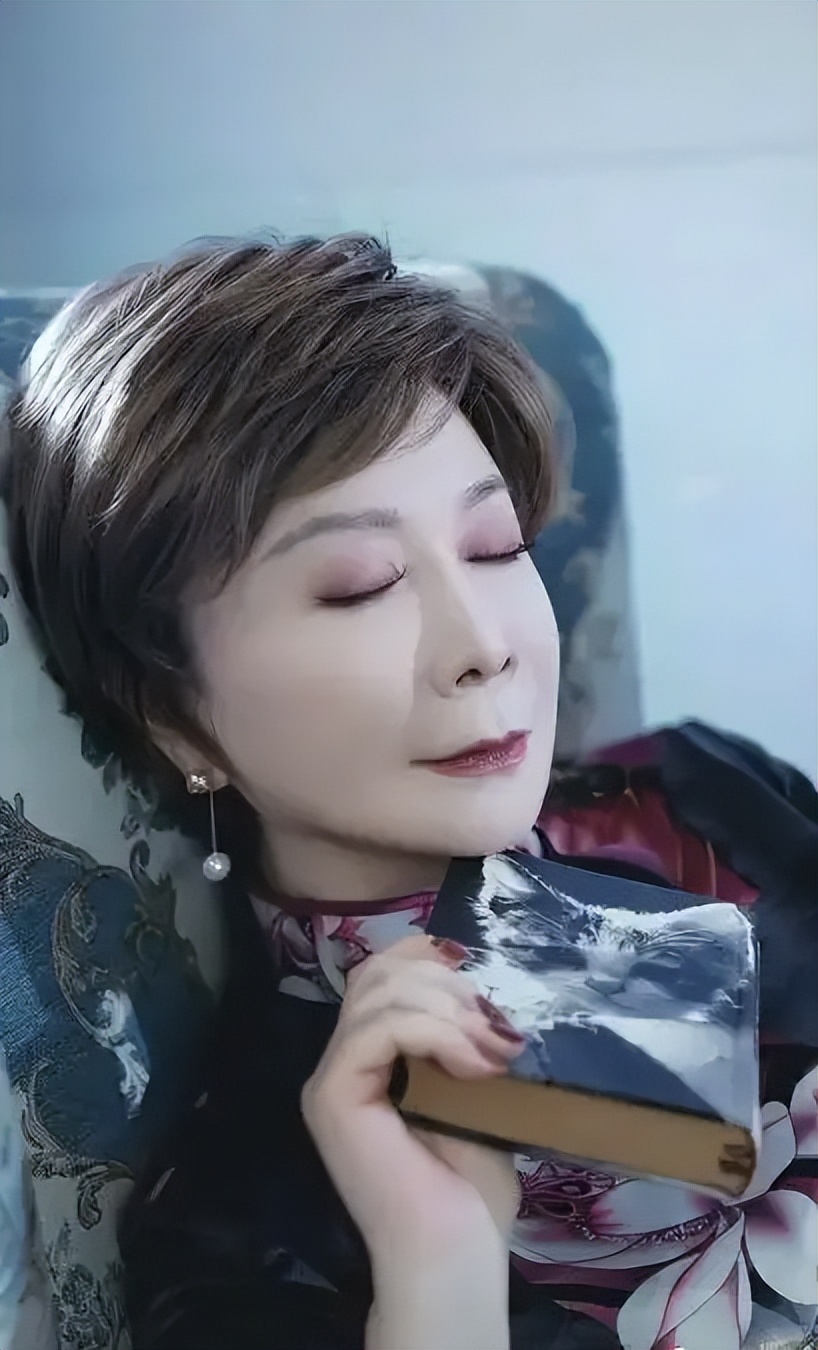 明星下颚骨整容后遗症,脸像鞋拔子怎么改善