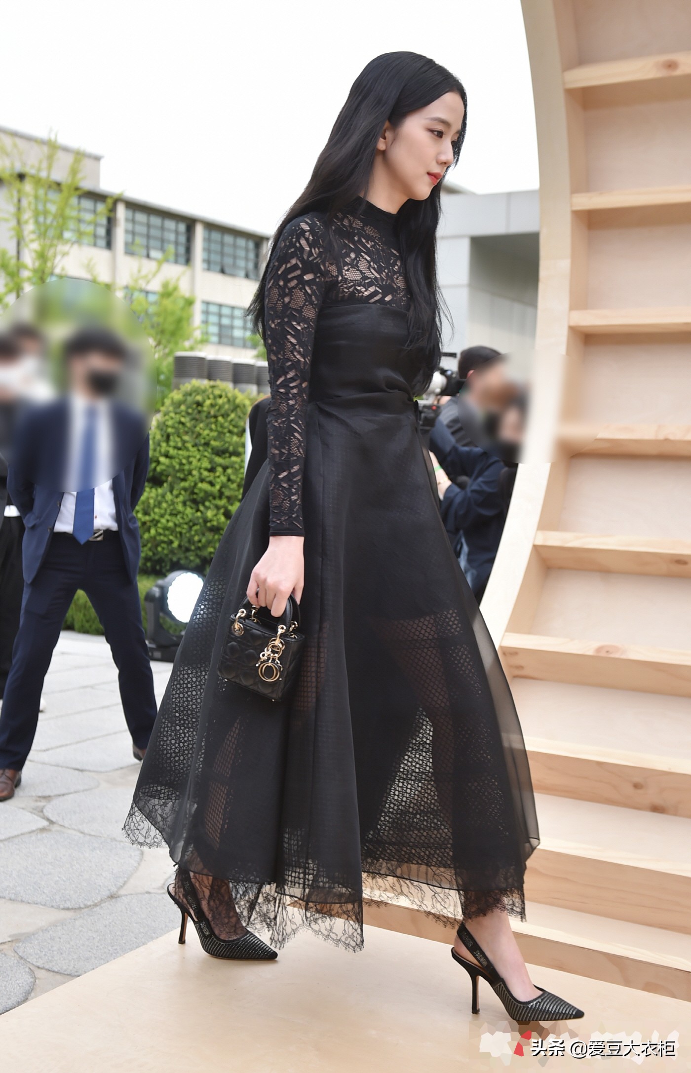 金智秀diormarieclaire,金智秀穿blackpink衣服