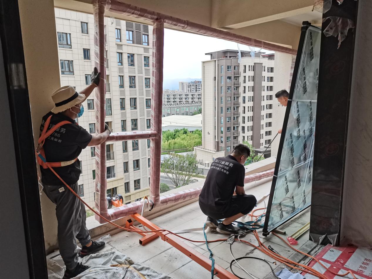 福州哪家封阳台窗,封阳台断桥铝门窗十大品牌