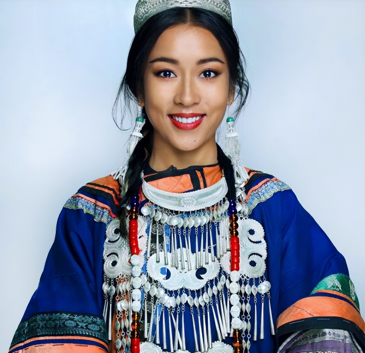 吉克隽逸生活潇洒,吉克隽逸身价百亿