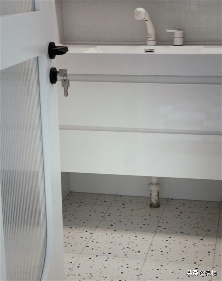 卫生间再大也别装,卫生间装与不装