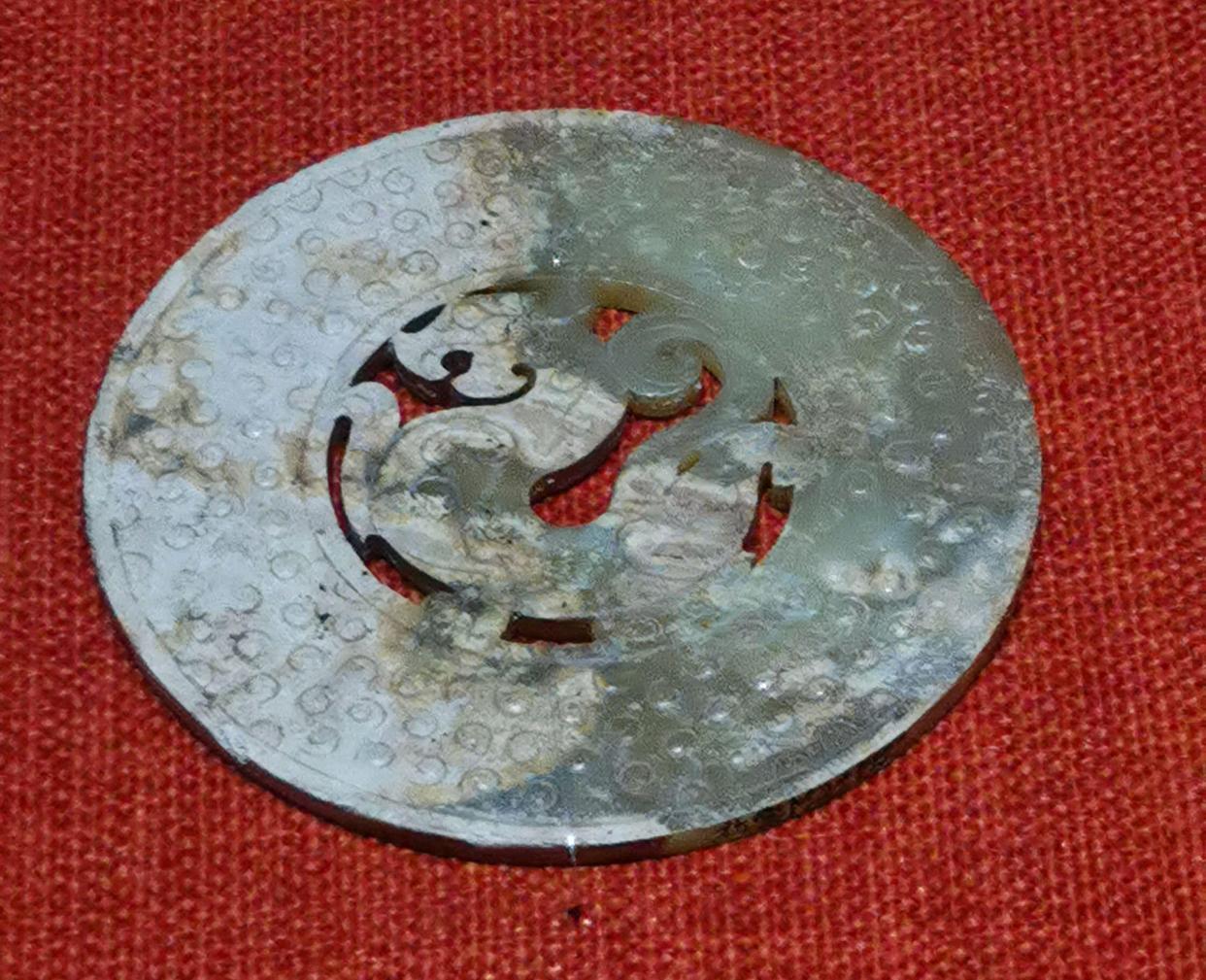 鸡骨白和火烧玉的区别,仿良渚文化鸡骨白是火烧的吗