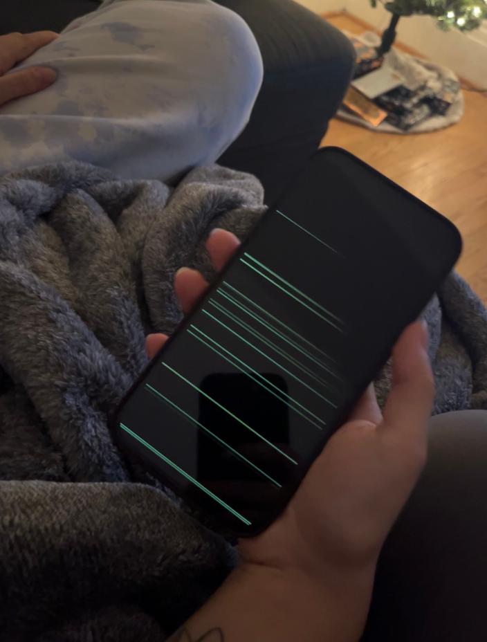 iphone14promax屏幕白横线,iphone14promax打开屏幕有横线