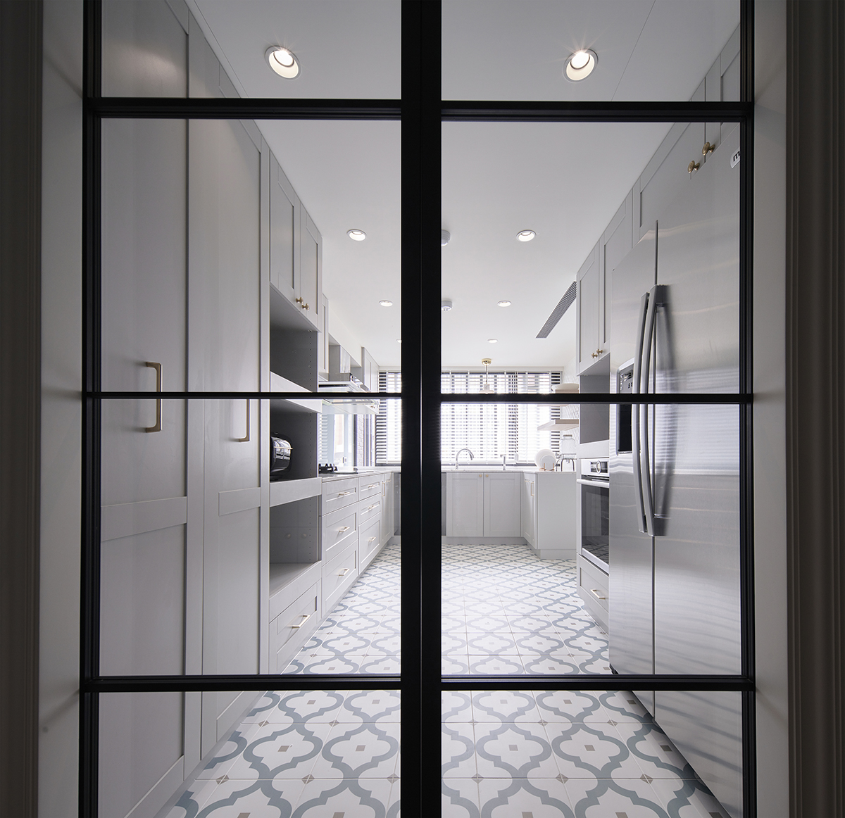 贴了内嵌踢脚线后悔了,踢脚线千万别选白色