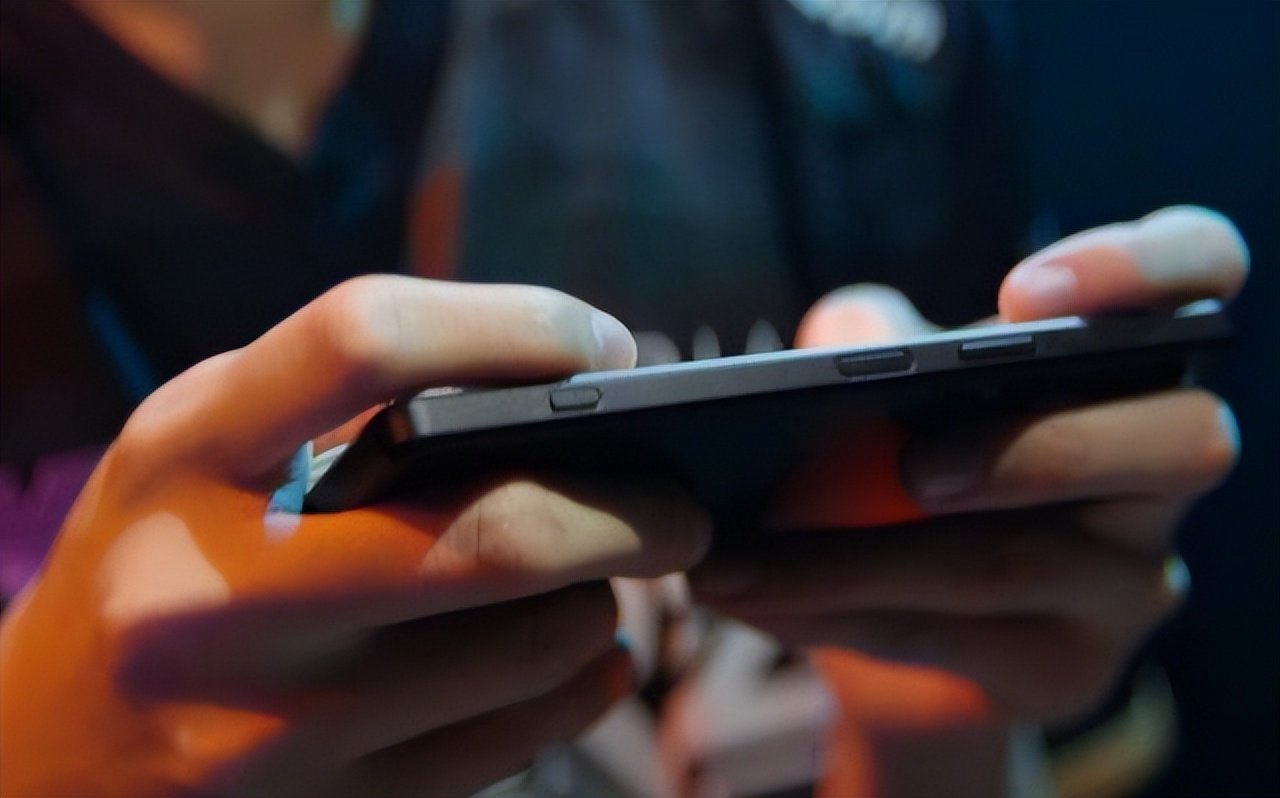 搭配骁龙8gen1的游戏手机,骁龙8gen1和骁龙888plus哪个好