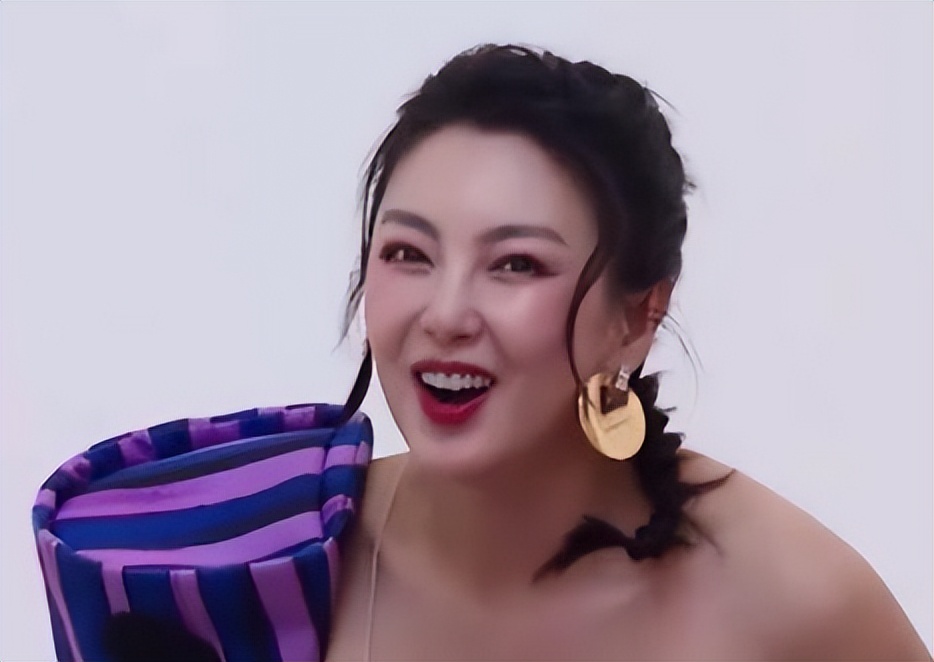 张雨绮怎么跟以前长得不一样了,张雨绮还是活成了她最喜欢的样子