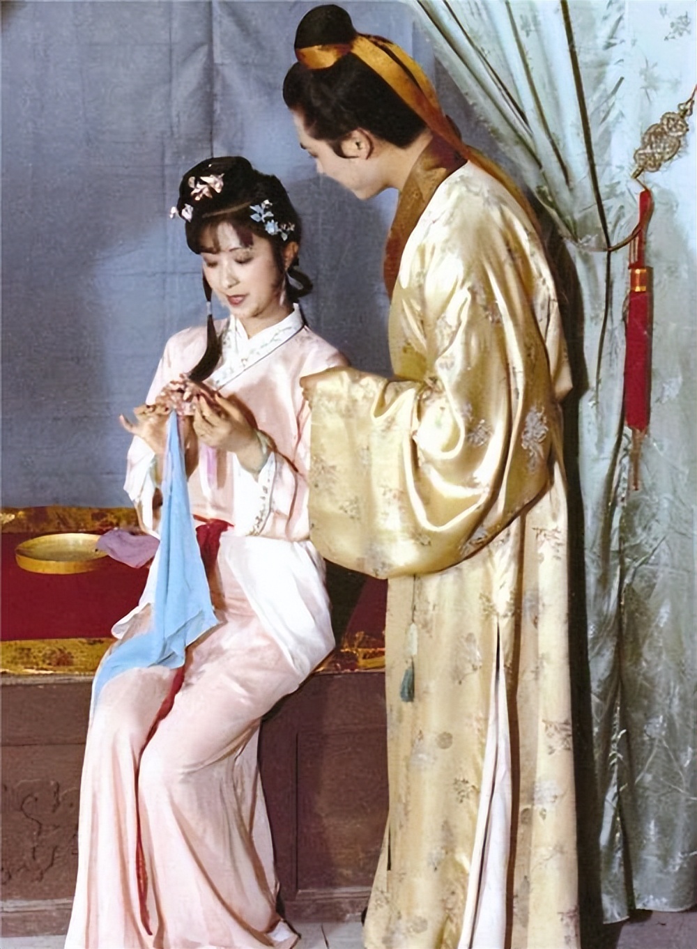 红楼梦胡君荣性别,红楼梦死于妇科病的三个女人