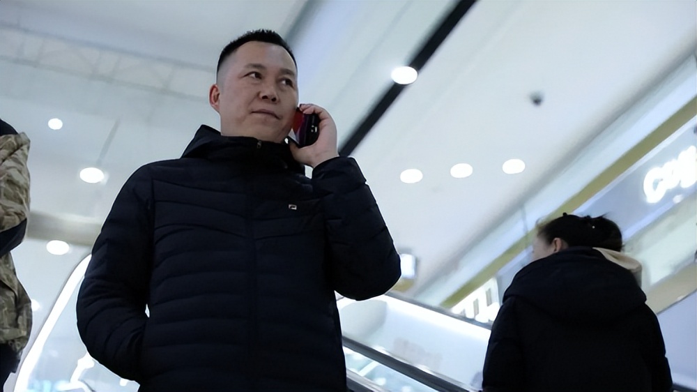 服装高手转行做咖啡，靠“下一个瑞幸”挪瓦咖啡月营收12万！