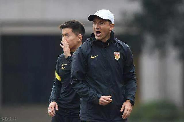 武磊梅开二度2:0,武磊梅开二度打平国安