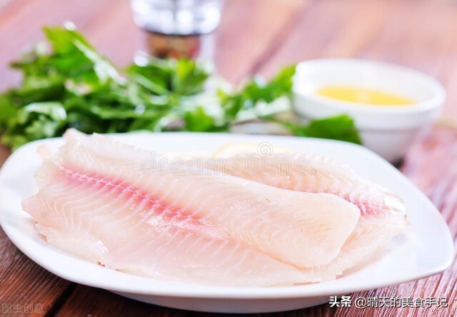 怎样炸鱼片最好吃又简单,炸鱼片怎样做又嫩又不掉粉