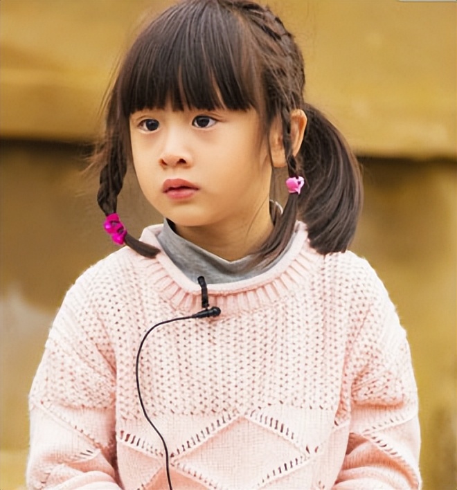 明星父女颜值对比黄多多王诗龄,王诗龄爸爸瘦的时候