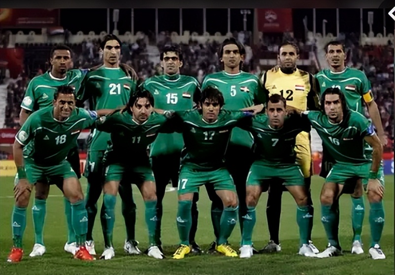 12强国足两场惨败,12强赛国足丢球集锦