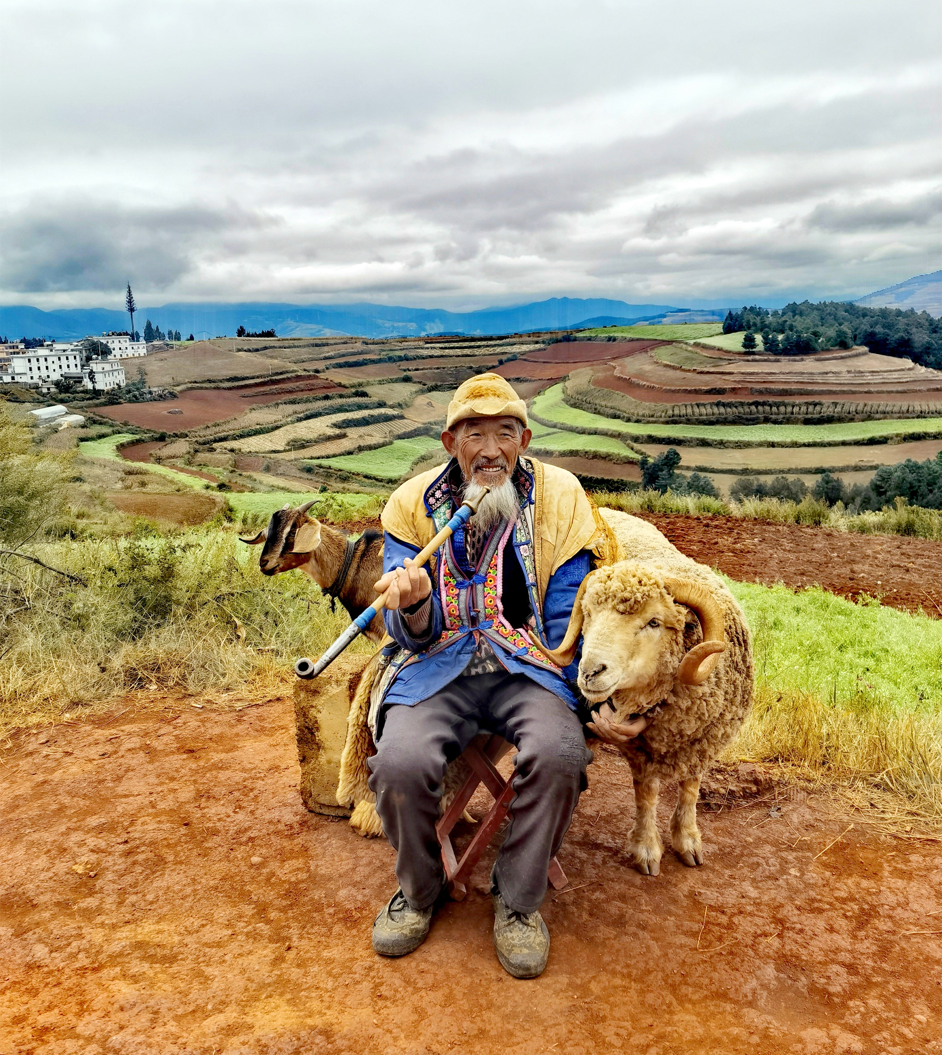 东川风景调色板,云南东川红土地上帝打翻了调色盘