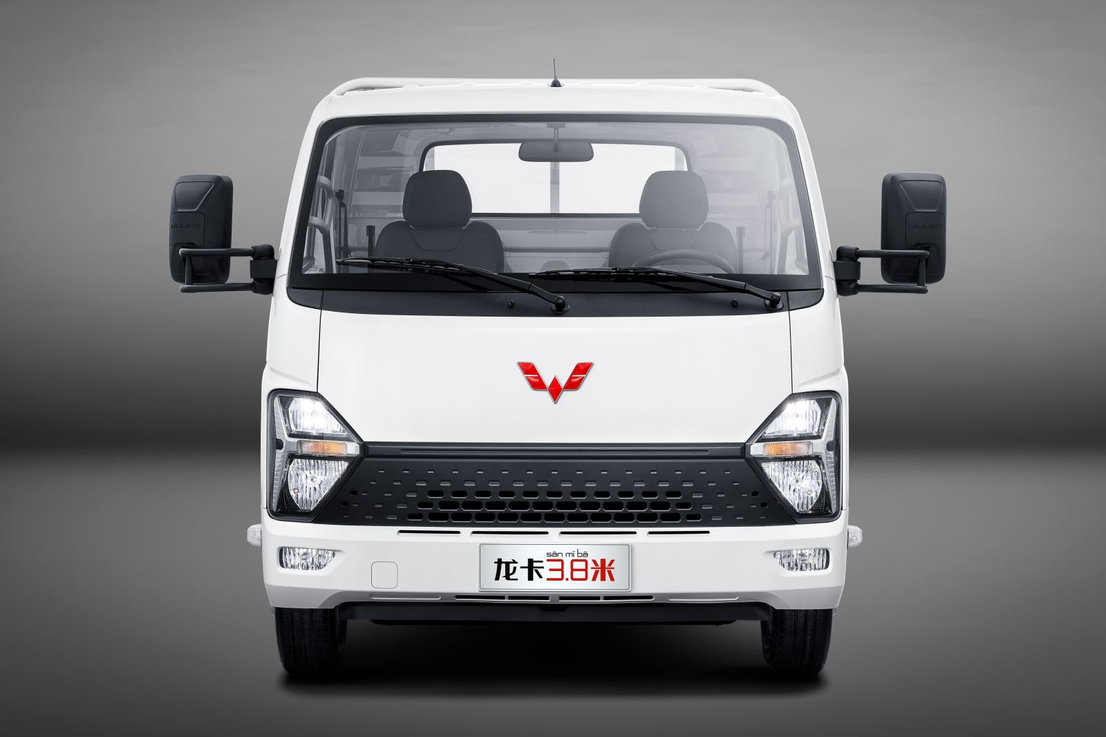 中国的“铃木carry”,车长3米8,极限荷载3.5吨,座椅可全平放倒