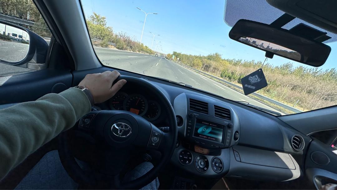 老rav4车翻新改造全过程,老款rav4比新款好太多