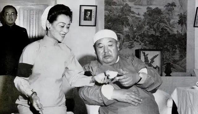 1949年马鸿逵拒绝起义并叫嚣：我对*产党共**有恩，打赢解放军再谈和