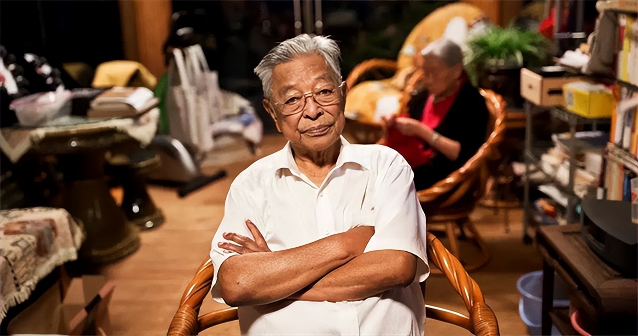 褚时健褐色红塔山多少钱一包,红塔山新品香烟褚氏经典