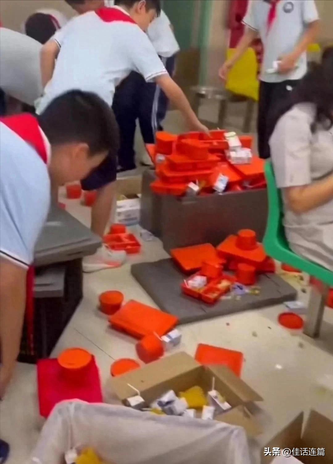 江西中央厨房配餐,江西赣江中央厨房配餐制遭吐槽