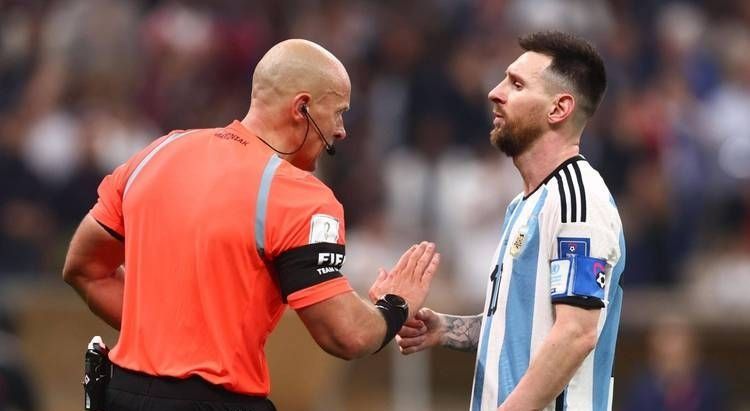 足球大比分领先补时时间,伤停补时最多5分钟反超比分