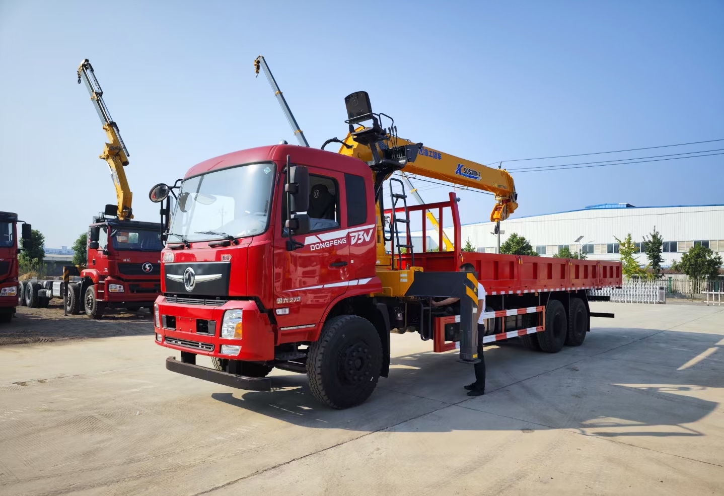 东风五吨随车吊价格是多少,东风随车吊8吨价格及型号