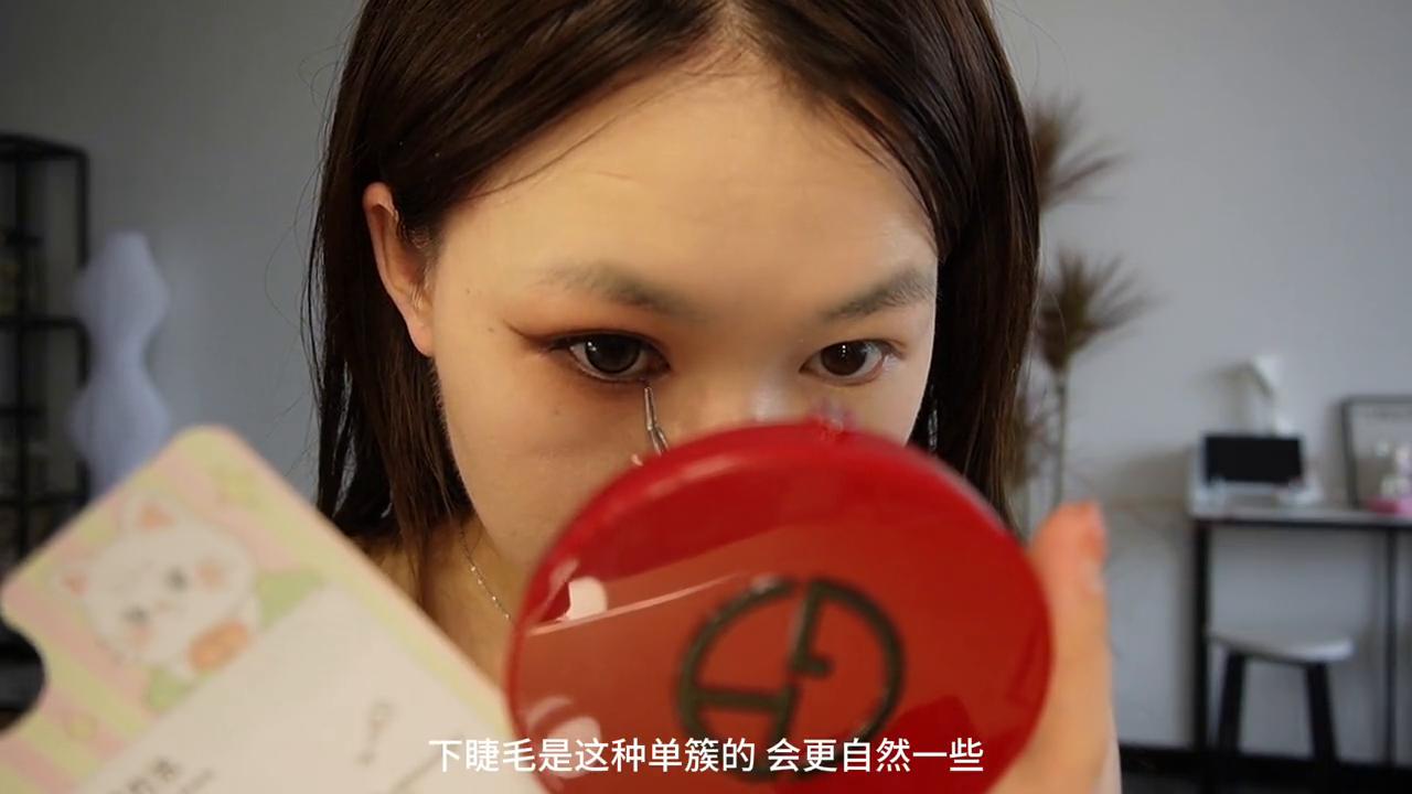 补水隔离霜化妆技巧,怎么用隔离霜画出好看的妆不脱妆