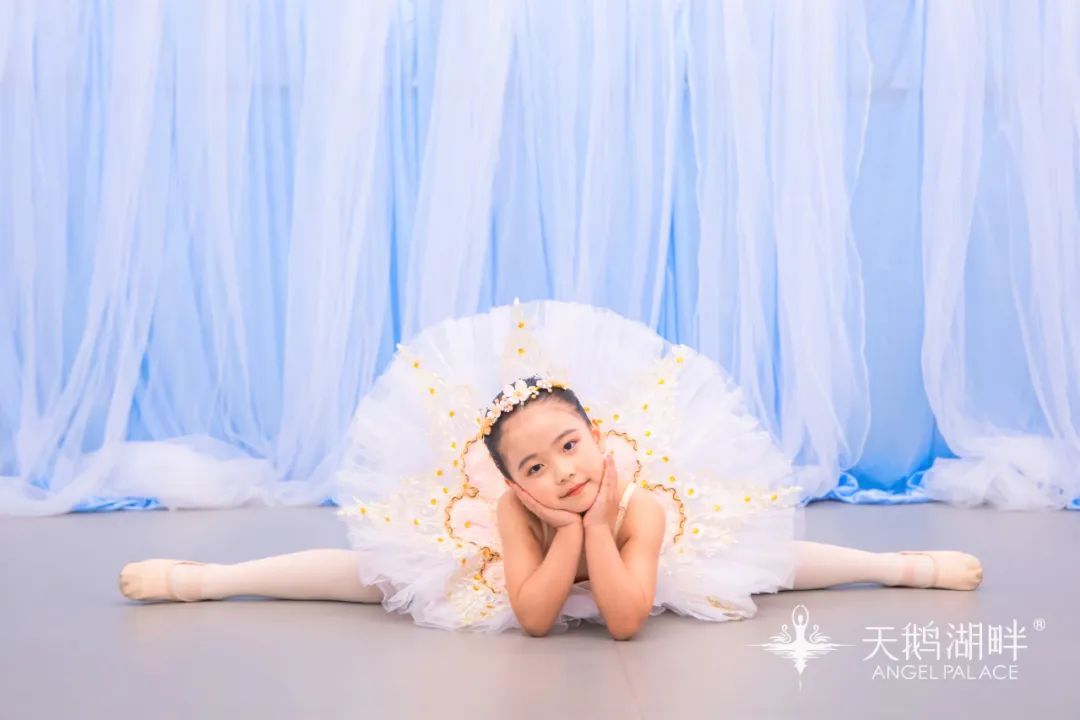 英皇芭蕾线上教学,学英皇芭蕾的走向