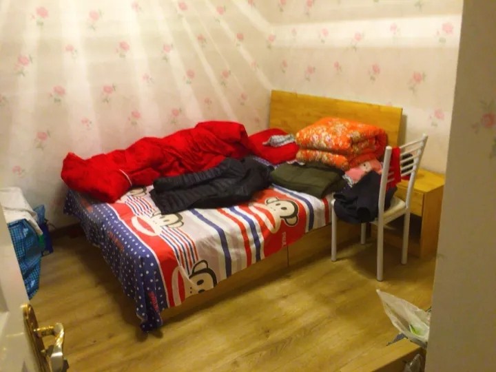 64岁老人北漂11年，掏马桶、摆地摊、做保洁，攒300万为儿买婚房