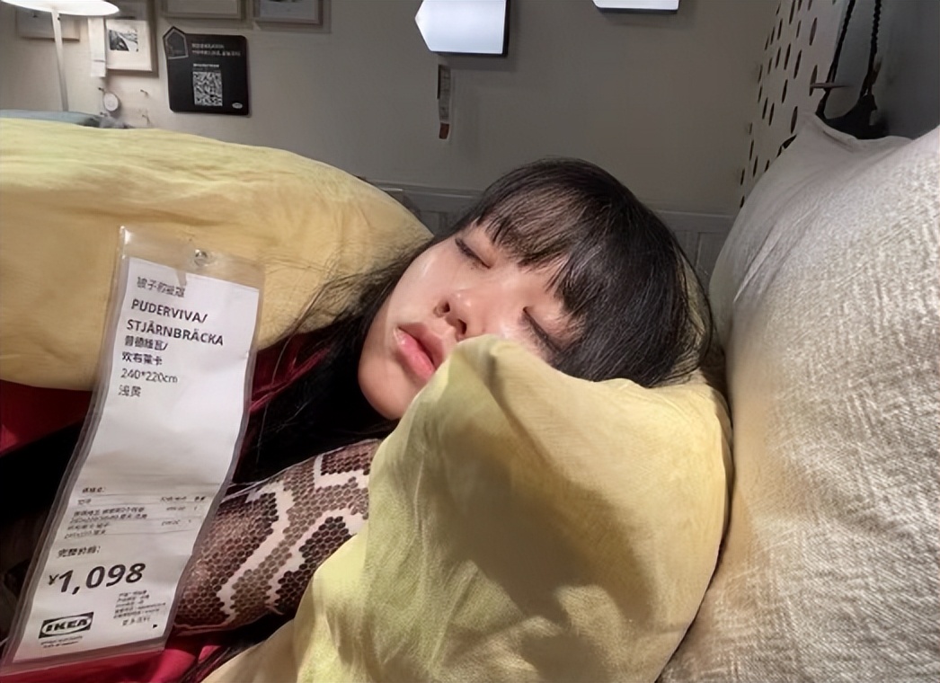 21岁女大学生假装名媛,21岁大学生假扮名媛