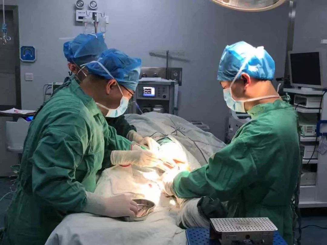 男性割包皮真的好吗？23岁男子分享自身经历：割包皮，不疼是假的