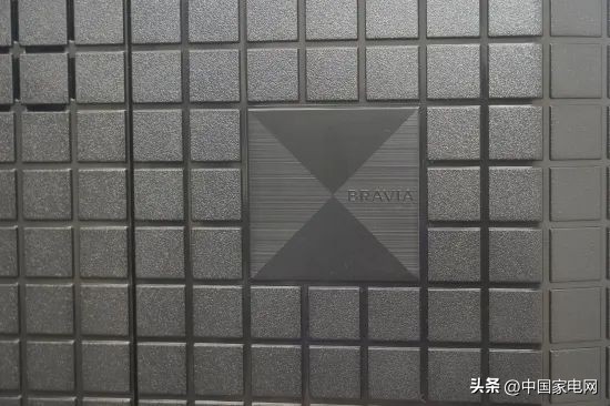 索尼a95k和普通电视比有什么区别,索尼电视a95k详细测评