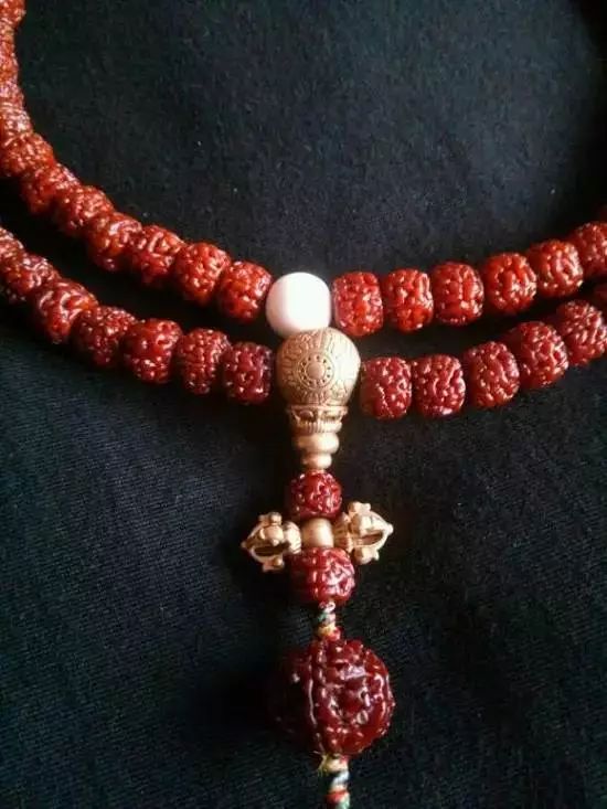 大尺寸藏式小金刚玉化包浆,藏式盘龙小金刚容易包浆吗