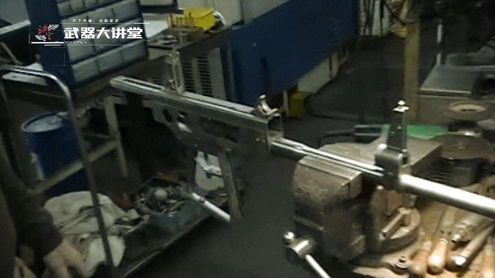 外号推土机的散弹枪,半自动霰弹枪aa12推土机